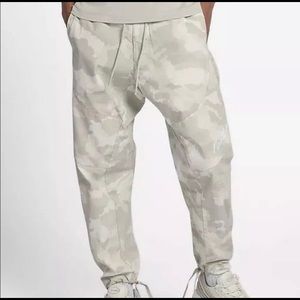 NEW Nike NSW Camo Joggers